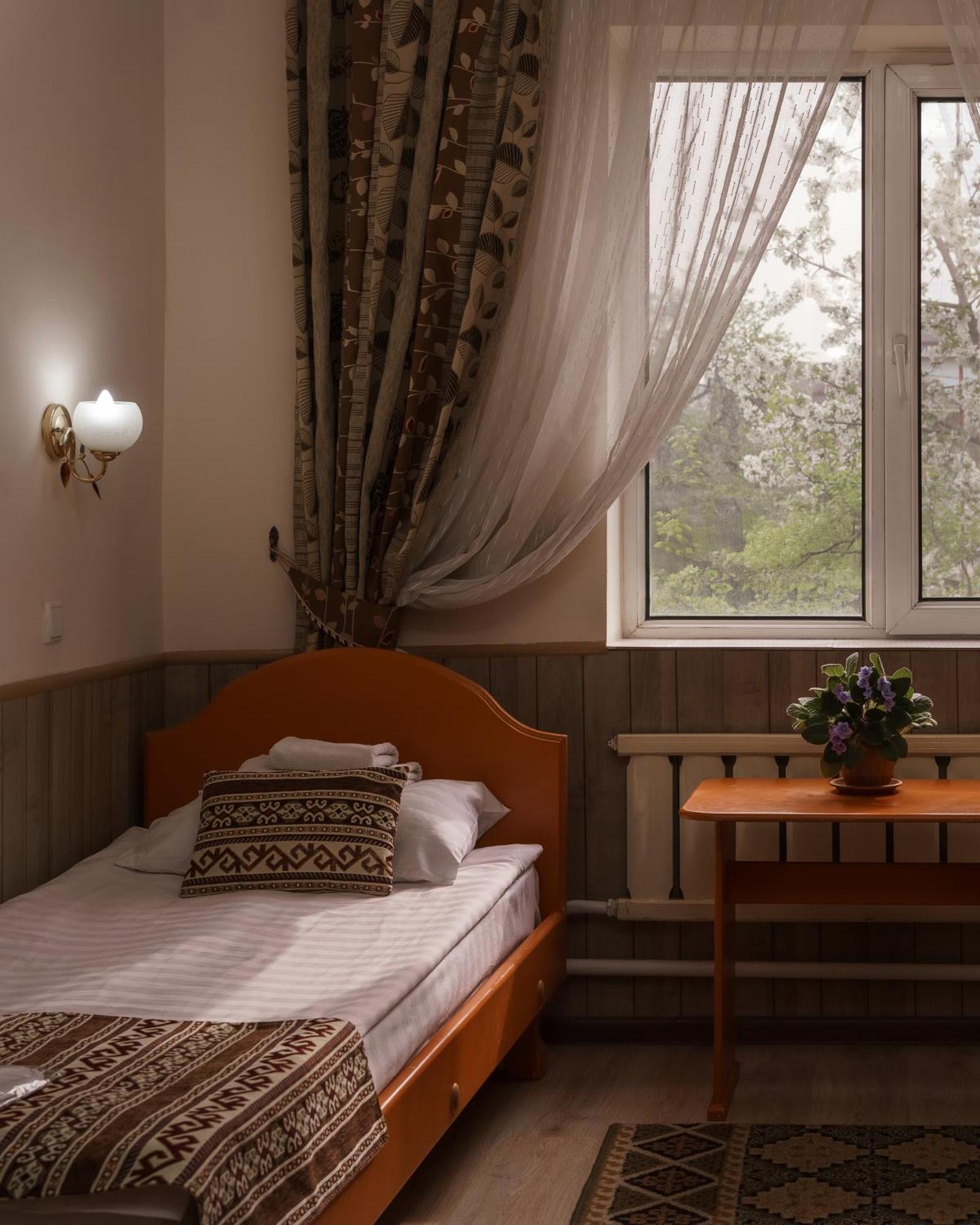 Alpinist Hotel Bishkek Luaran gambar